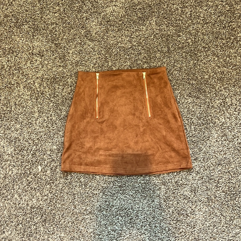 Brown zip up skirt no stains or rips